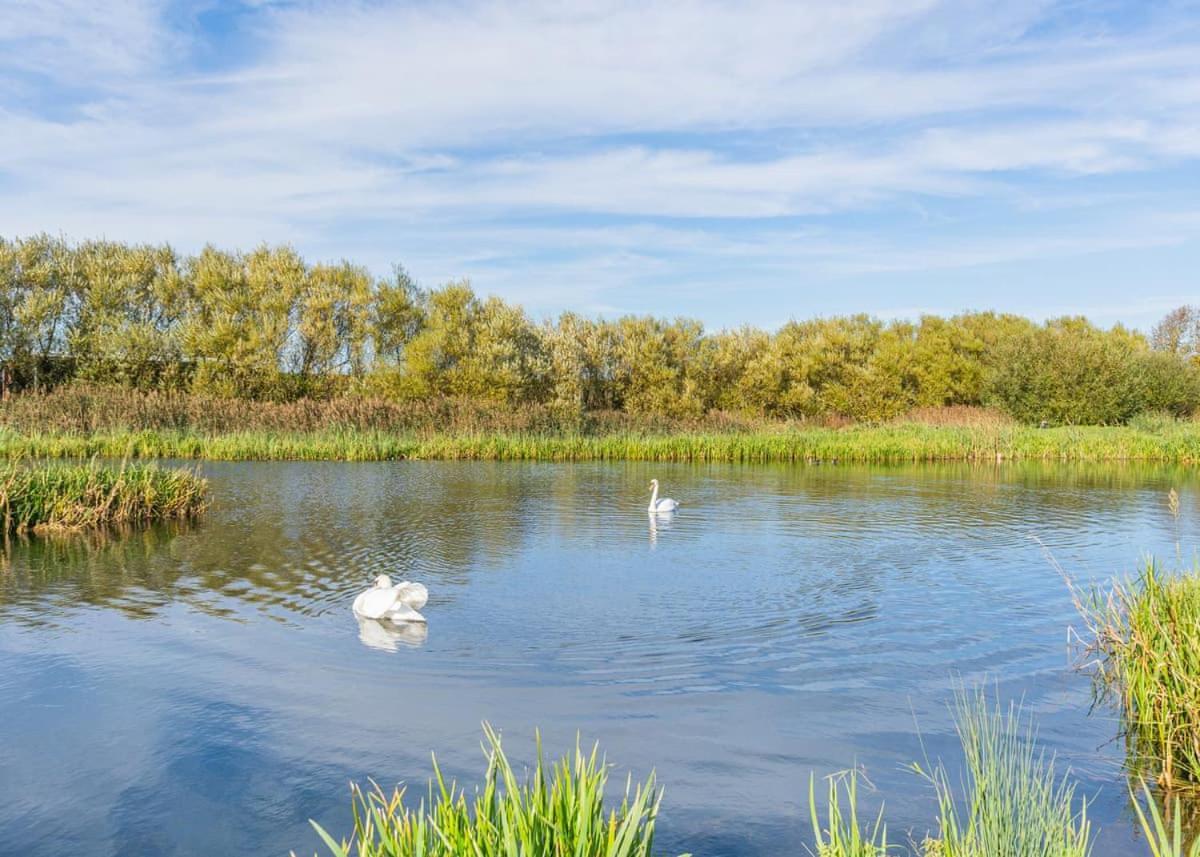 Waterside Hambleton Lakeside Lodges Poulton-le-Fylde Exterior foto