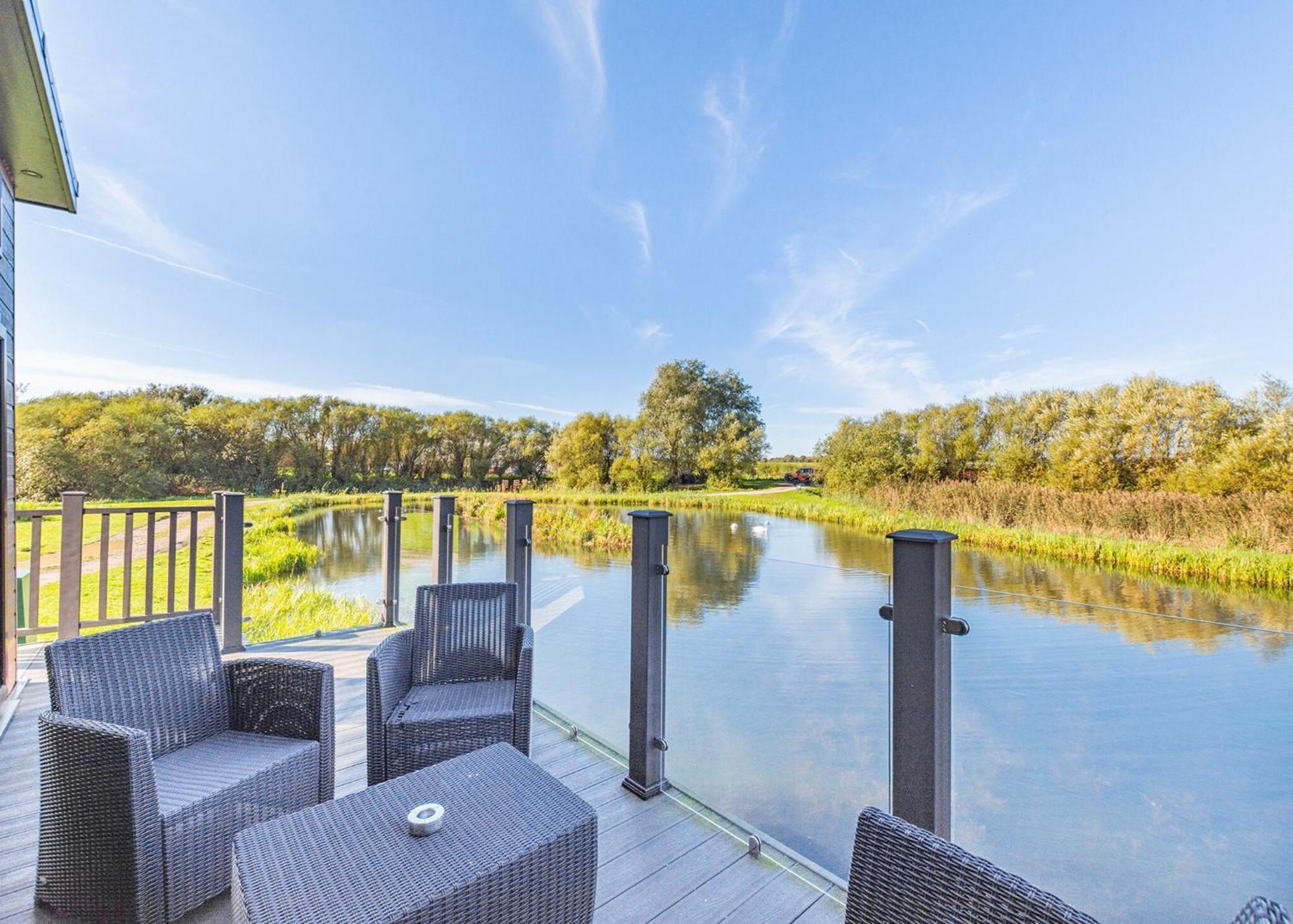 Waterside Hambleton Lakeside Lodges Poulton-le-Fylde Zimmer foto
