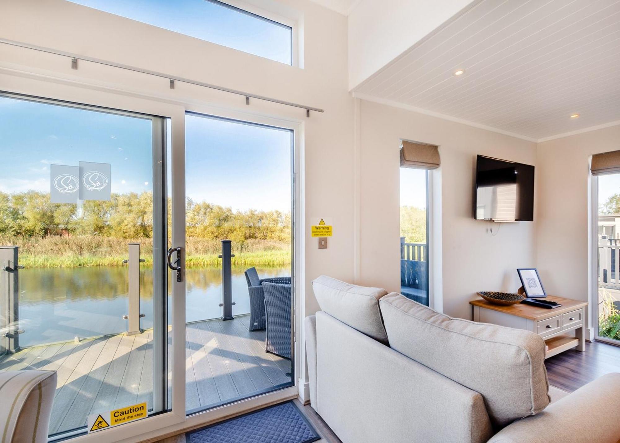 Waterside Hambleton Lakeside Lodges Poulton-le-Fylde Zimmer foto